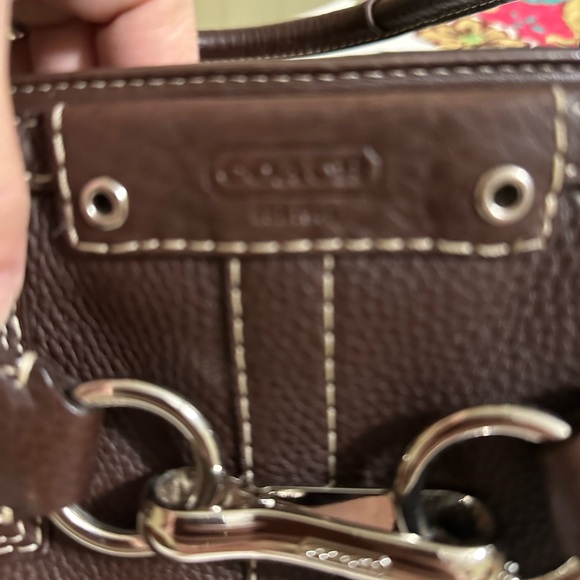 Coach leather sought after pebbled leather should bag purse - Picture 5 of 10